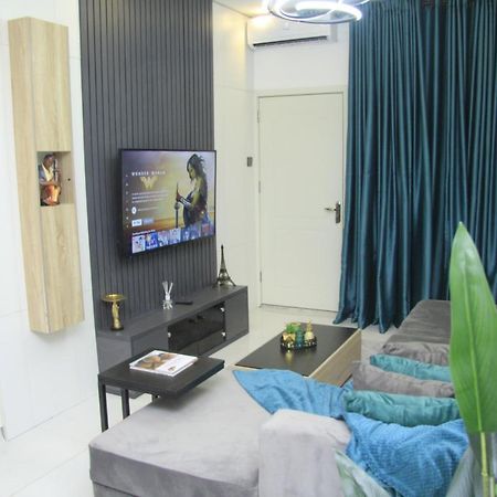 Cosy 2-Bedroom Apartment With Superfast Wifi And 24X7 Security And Electricity Lekki Kültér fotó