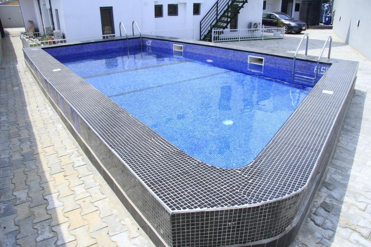 Cosy 2-Bedroom Apartment With Superfast Wifi And 24X7 Security And Electricity Lekki Kültér fotó