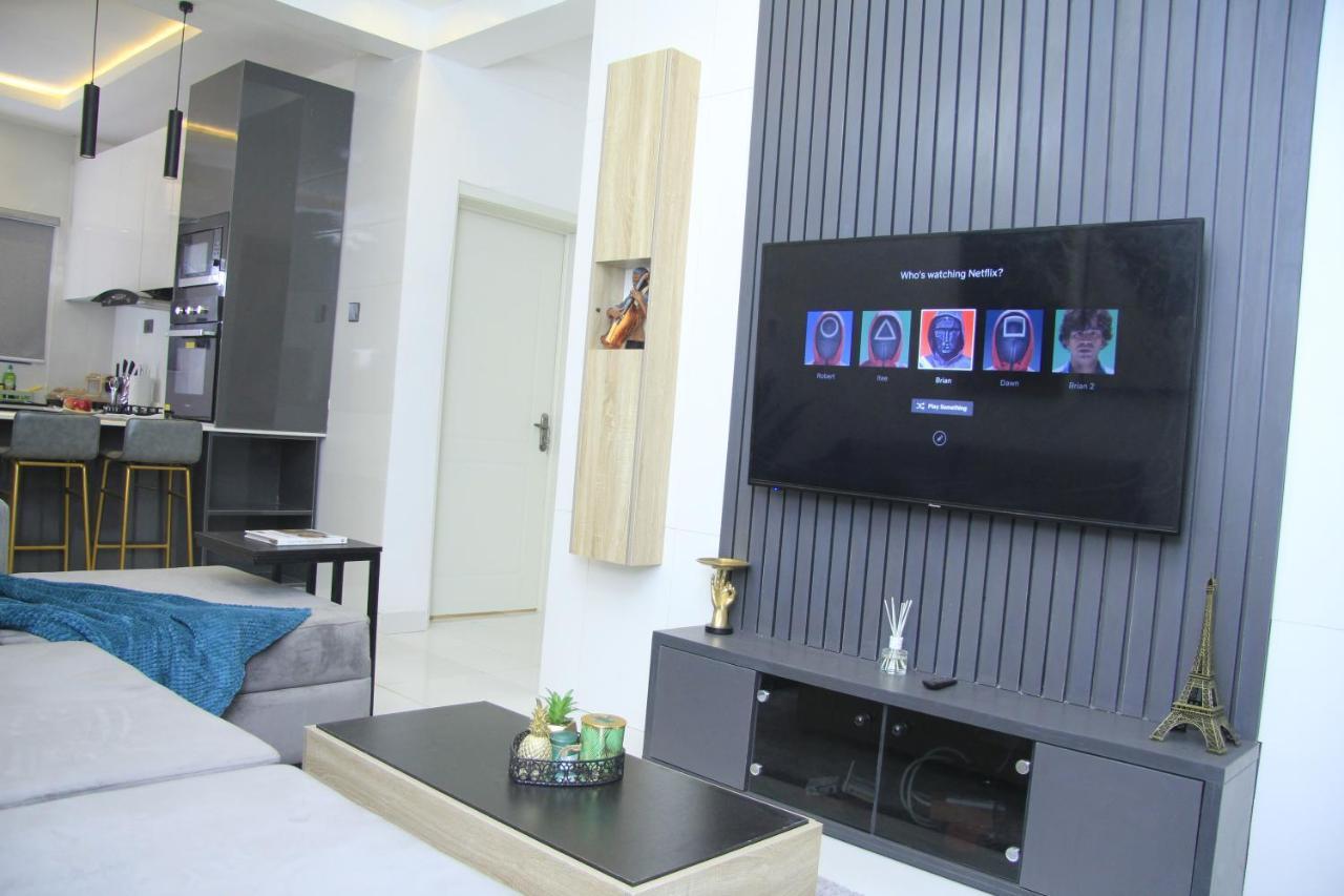 Cosy 2-Bedroom Apartment With Superfast Wifi And 24X7 Security And Electricity Lekki Kültér fotó