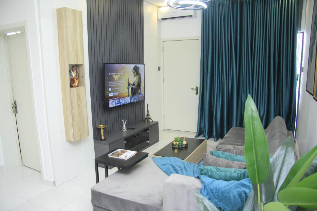 Cosy 2-Bedroom Apartment With Superfast Wifi And 24X7 Security And Electricity Lekki Kültér fotó