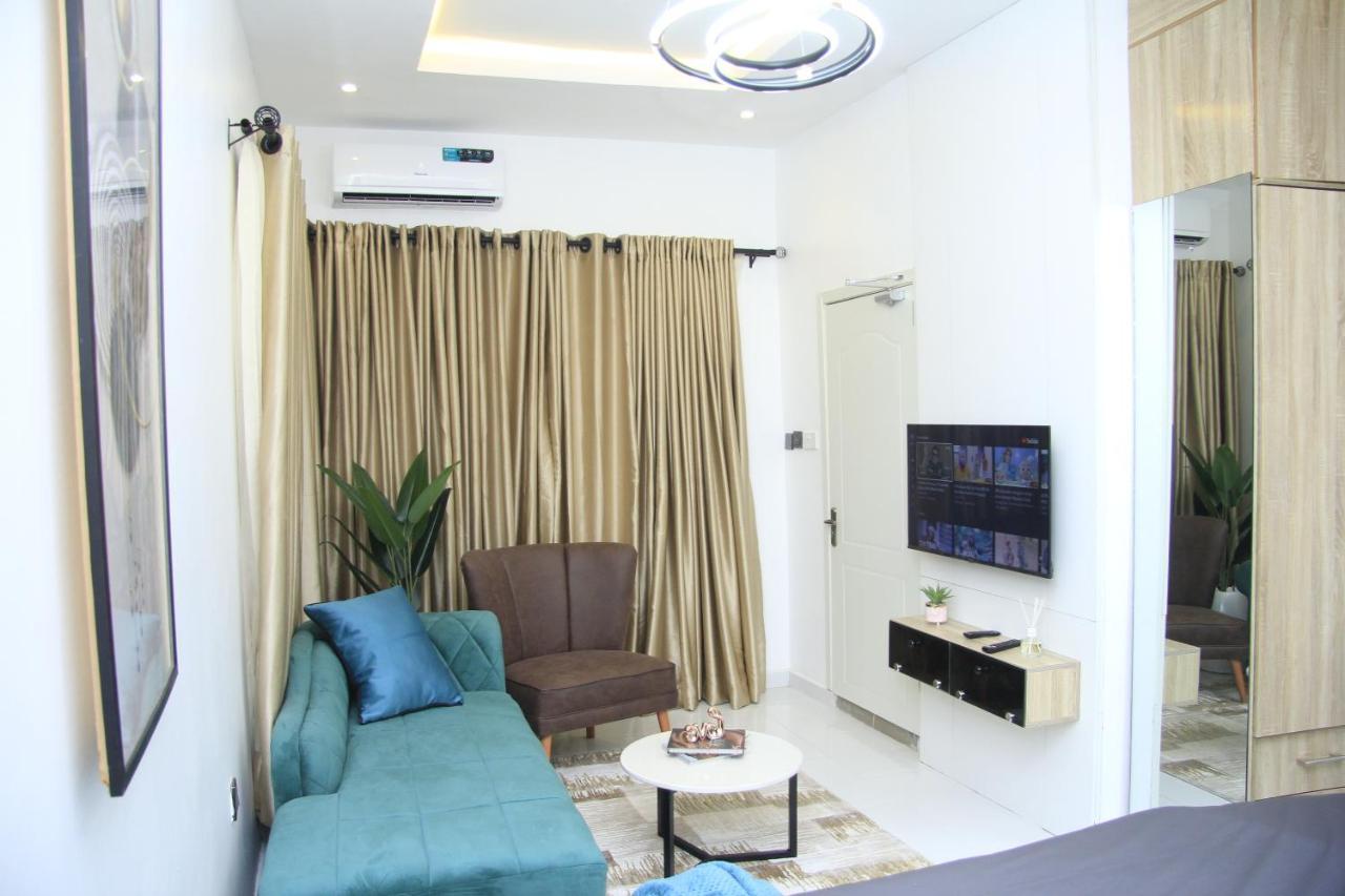 Cosy 2-Bedroom Apartment With Superfast Wifi And 24X7 Security And Electricity Lekki Kültér fotó