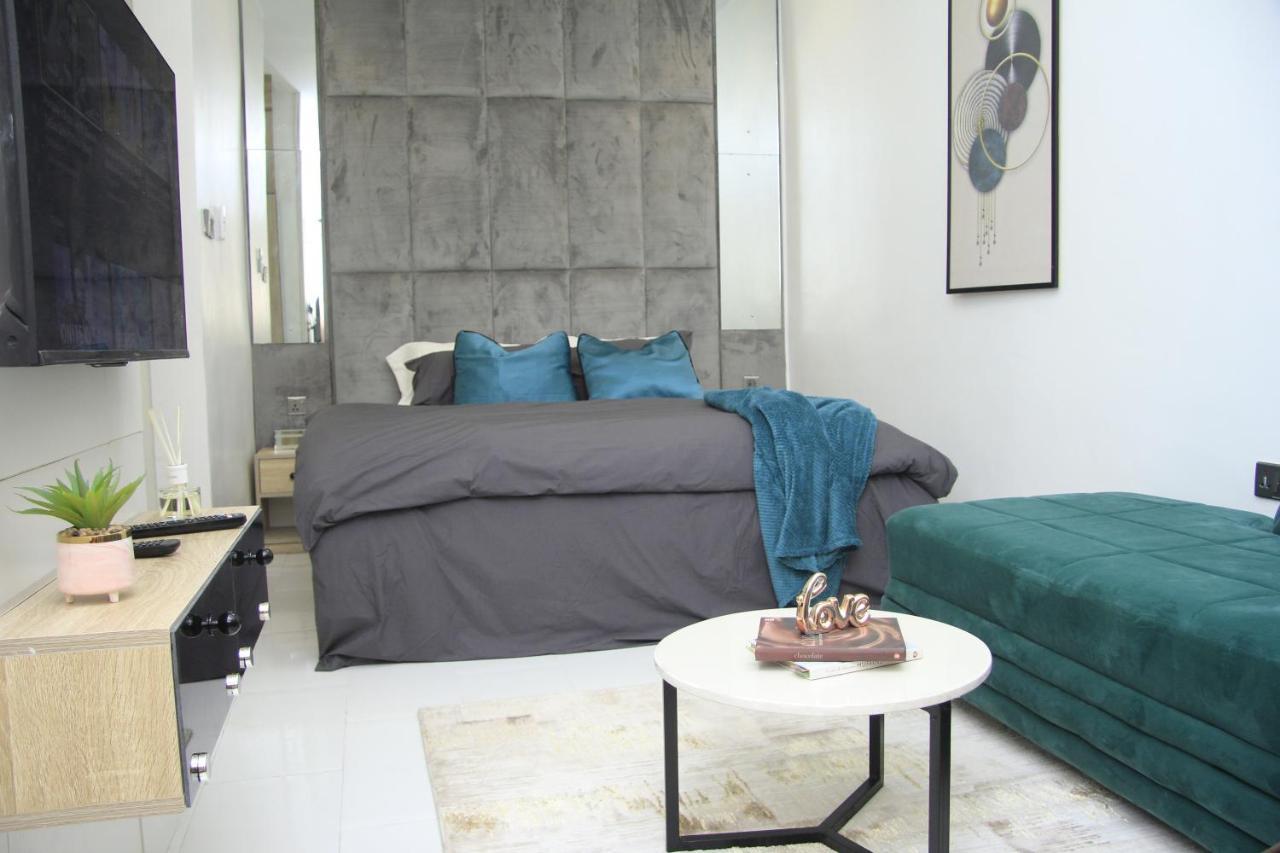 Cosy 2-Bedroom Apartment With Superfast Wifi And 24X7 Security And Electricity Lekki Kültér fotó